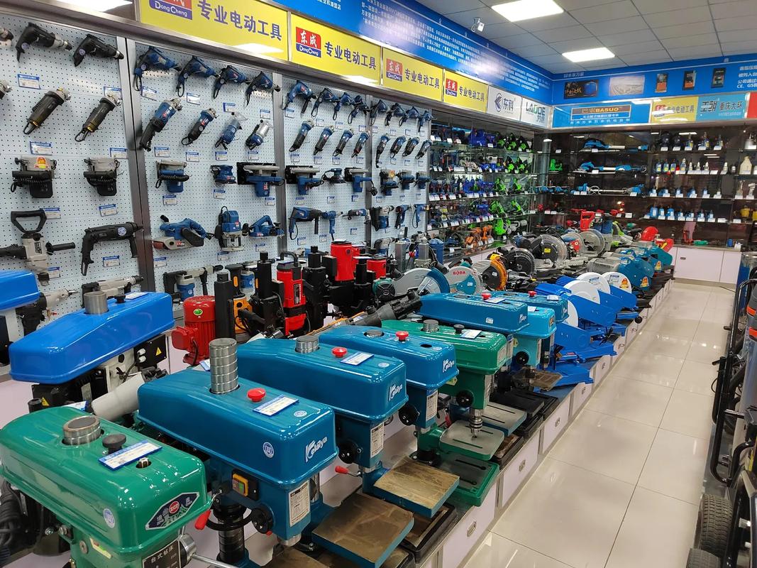 未來萬家五金機(jī)電廣西宜州店 全國連鎖，誠信經(jīng)營，專注氣動(dòng)與機(jī)電